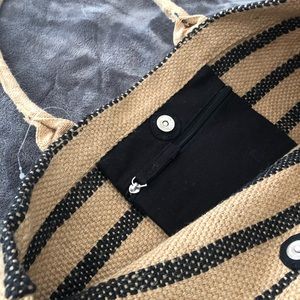 Stripped straw tote bag
